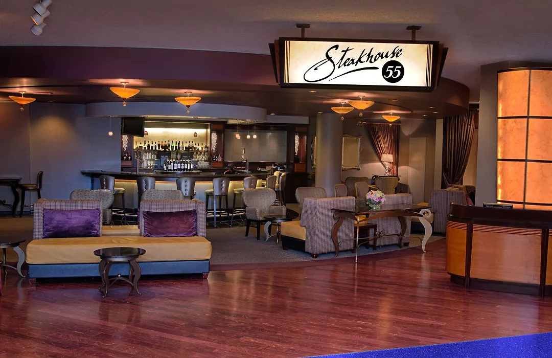 Disneyland Hotel-1